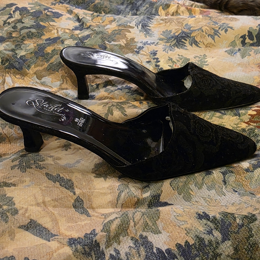 Black Velvet Rose Mules - Starlet By Star Jones